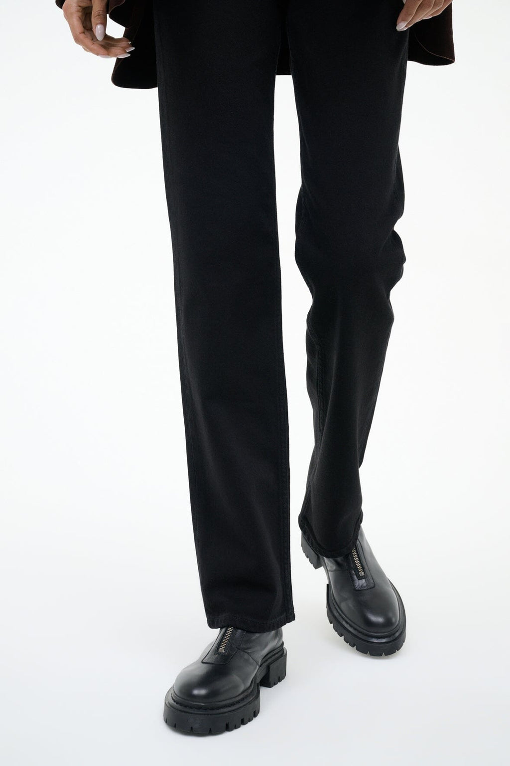 MILES ZIP ANKLE BOOT | BLACK