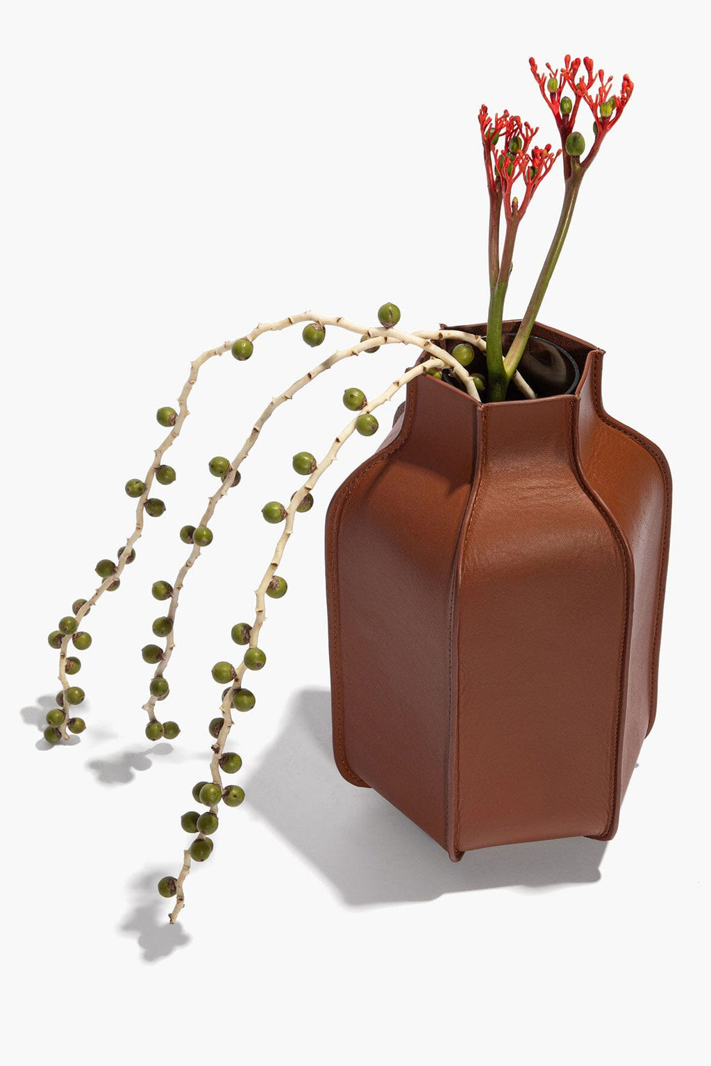HOLLIS LEATHER BOTTLE VASE | TAN
