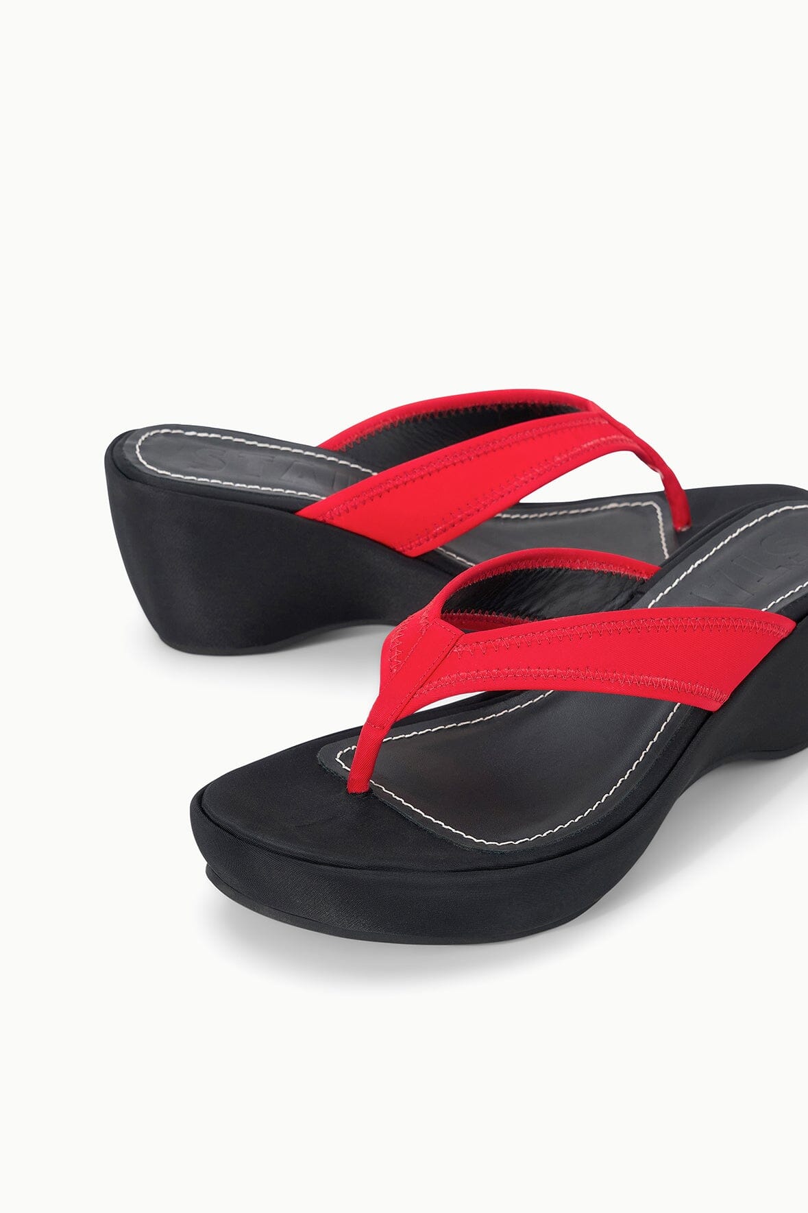 REMY THONG WEDGE | BLACK RED